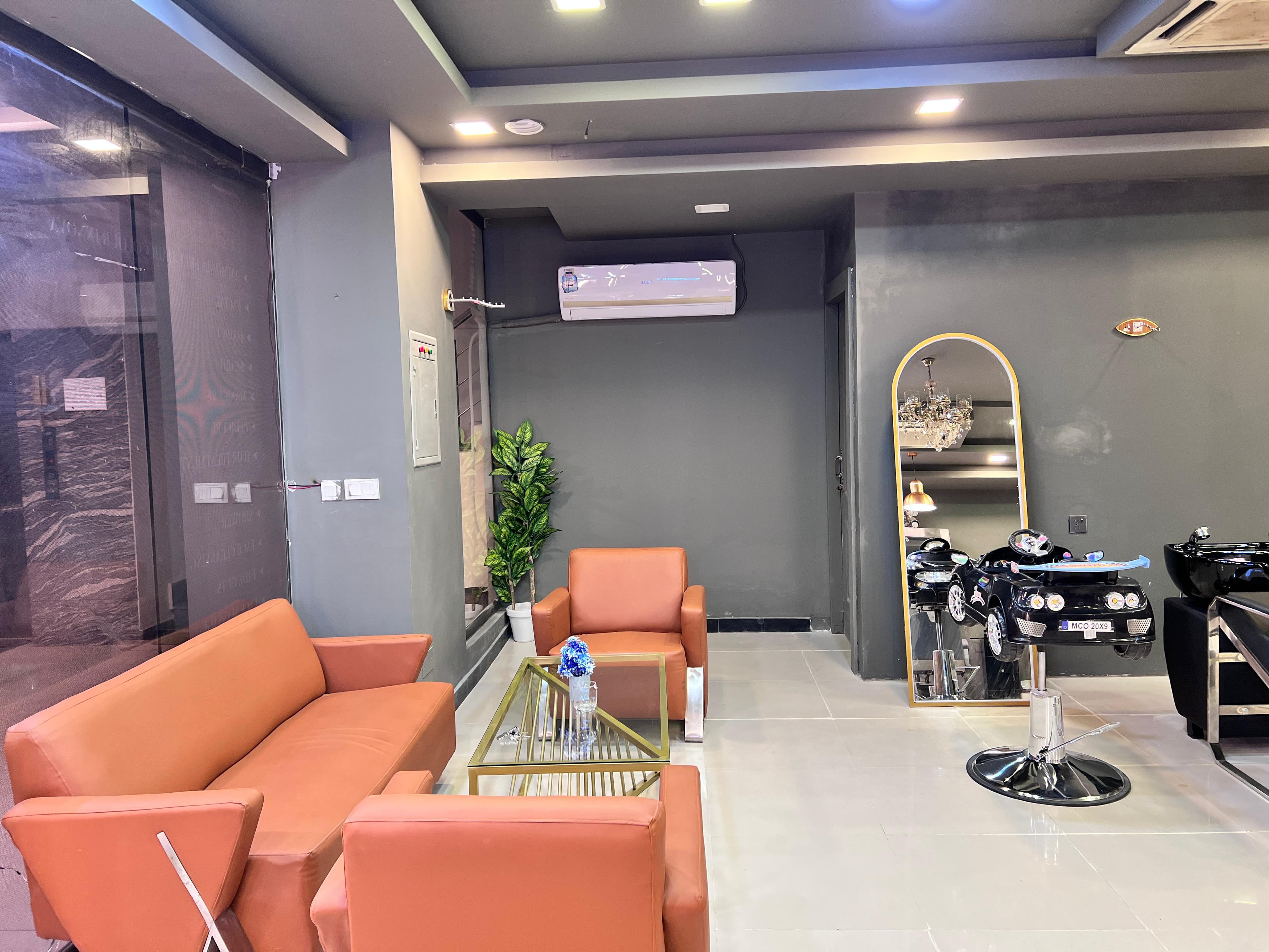 Ryders Cuts premium gents salon interior — barber chairs and mirrors